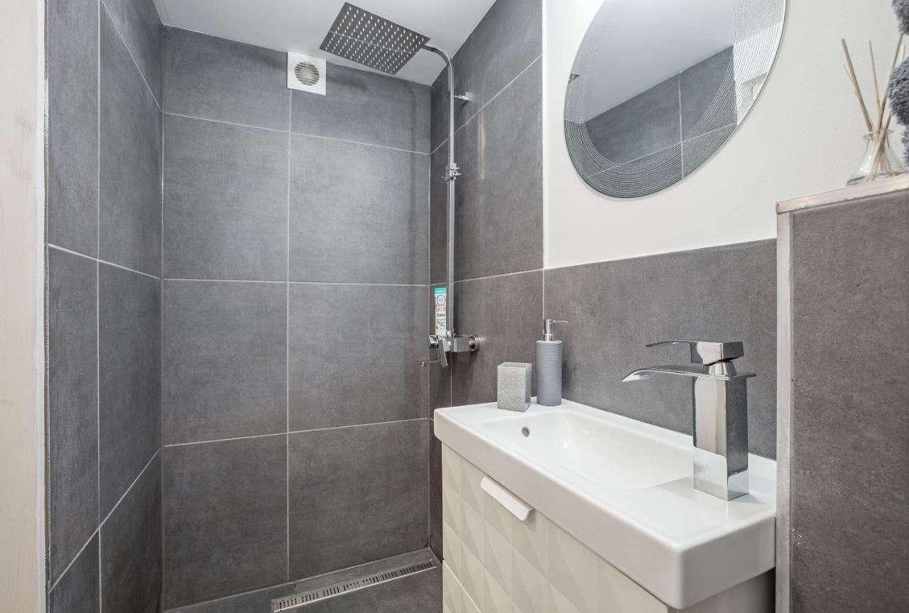 D'Crown Residences Budapest Bagian luar foto