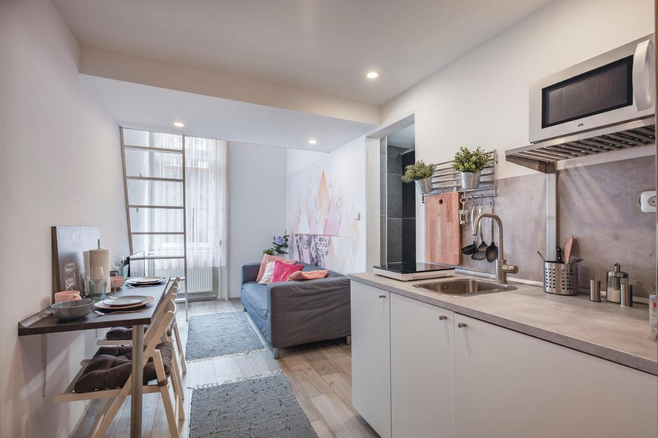 D'Crown Residences Budapest Bagian luar foto
