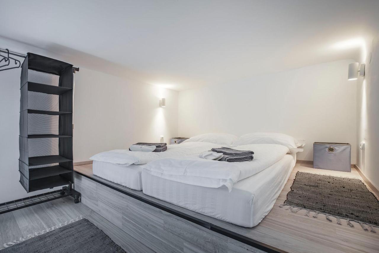 D'Crown Residences Budapest Bagian luar foto
