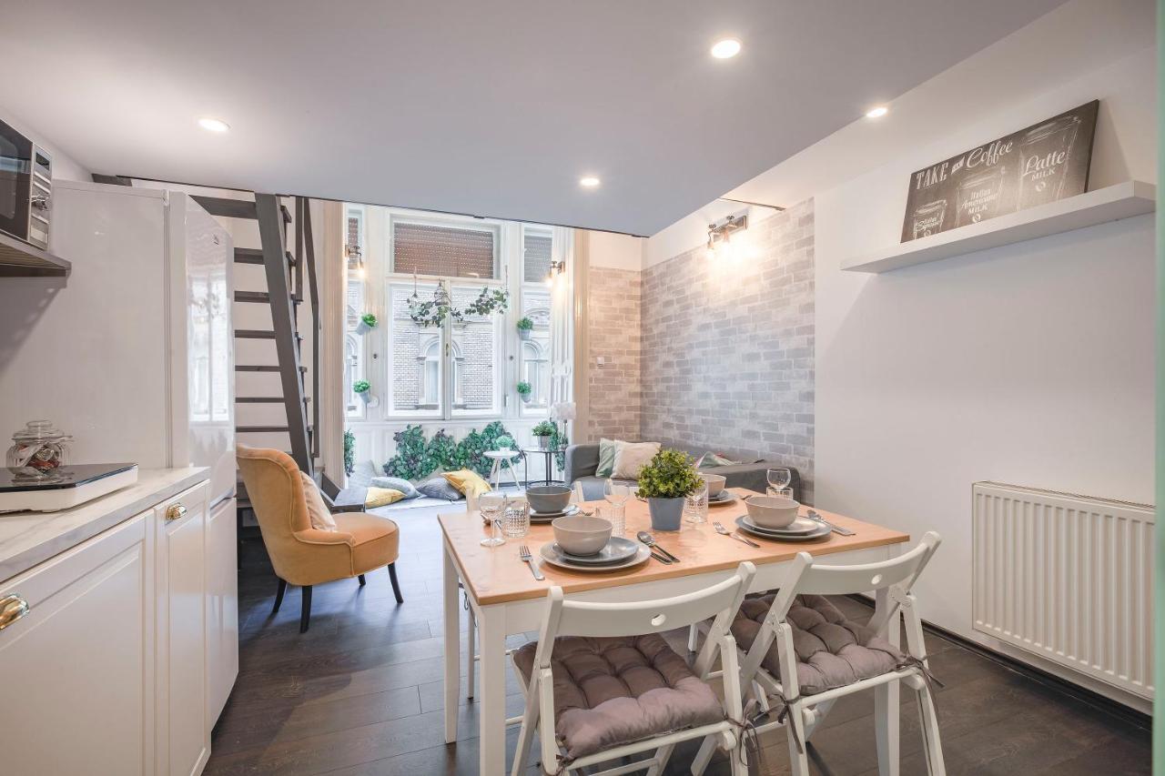 D'Crown Residences Budapest Bagian luar foto