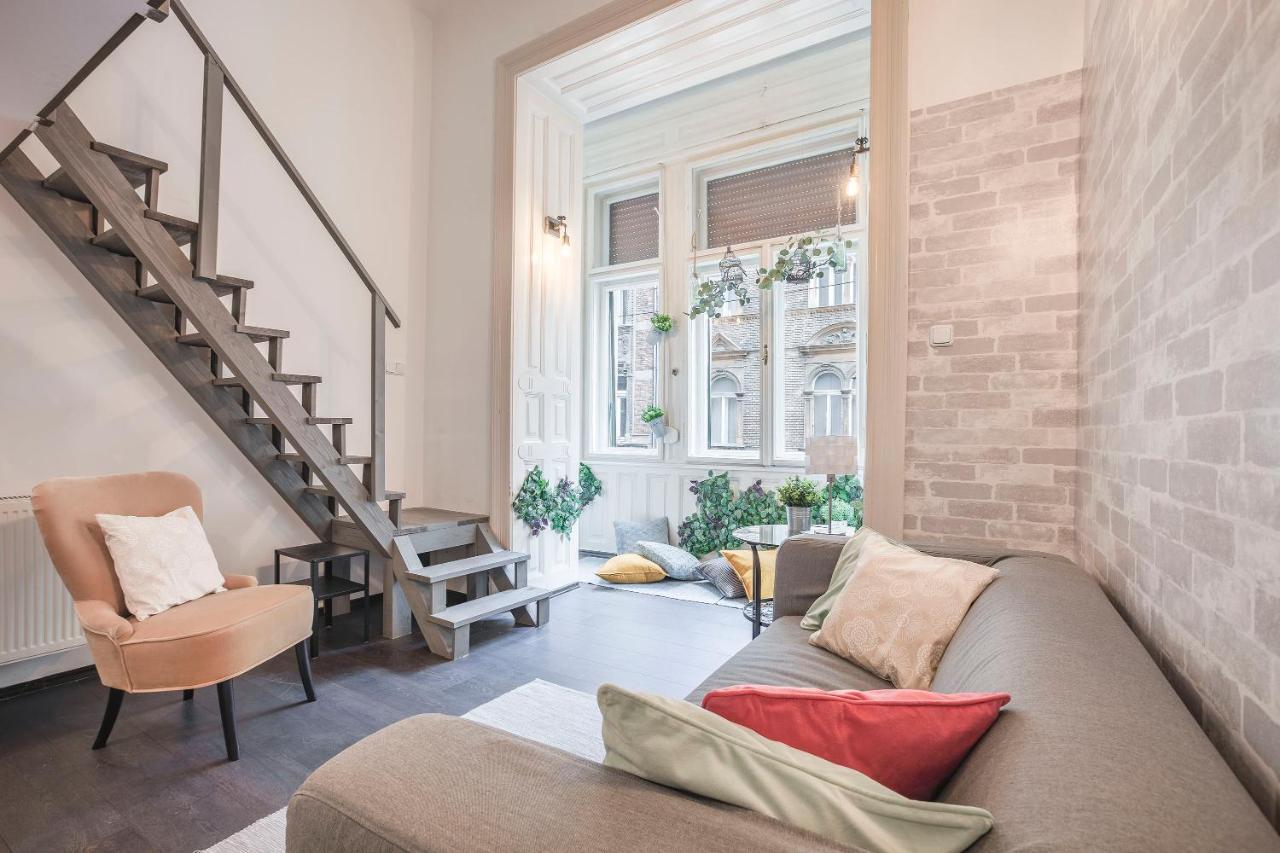 D'Crown Residences Budapest Bagian luar foto
