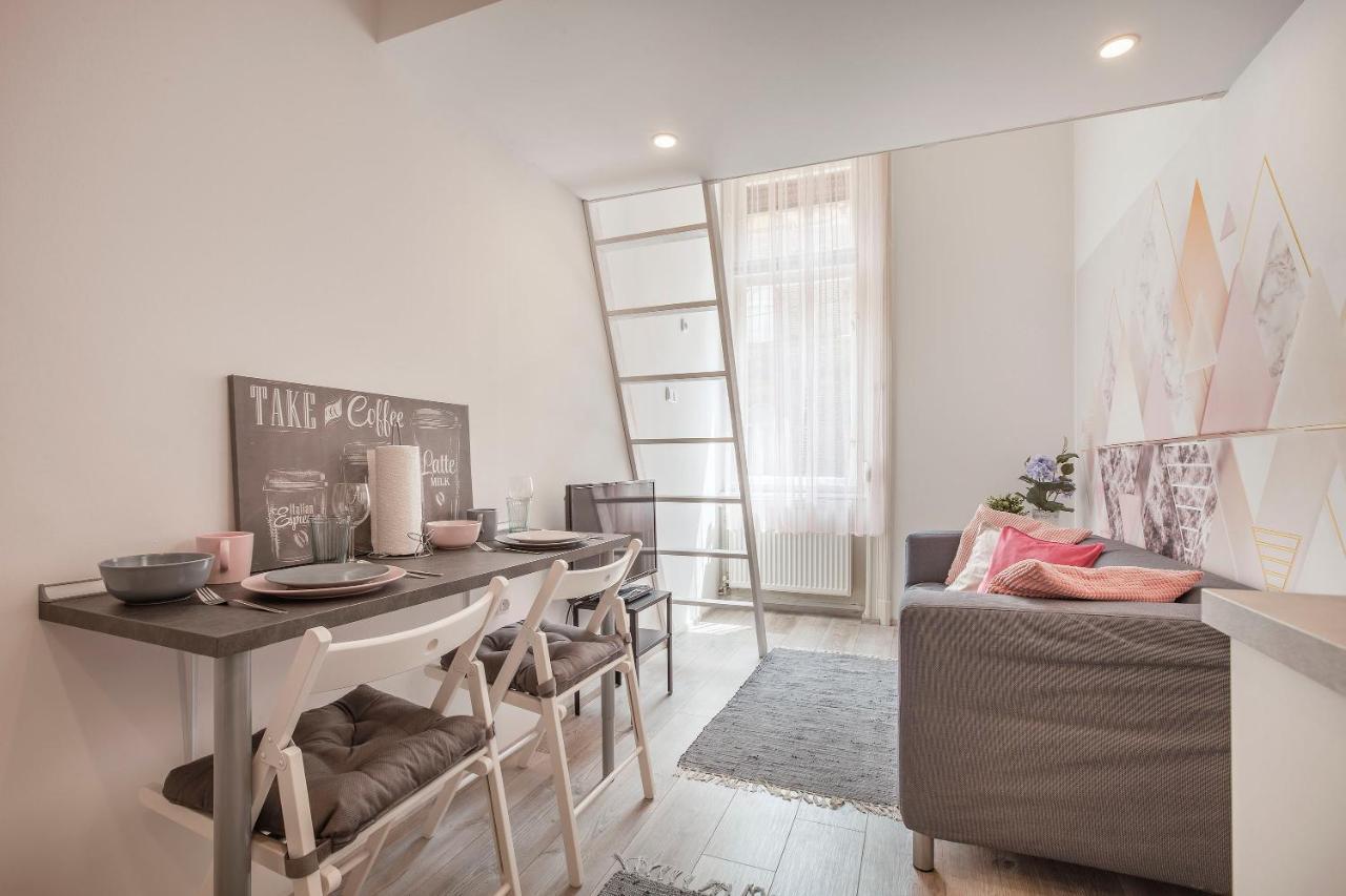 D'Crown Residences Budapest Bagian luar foto