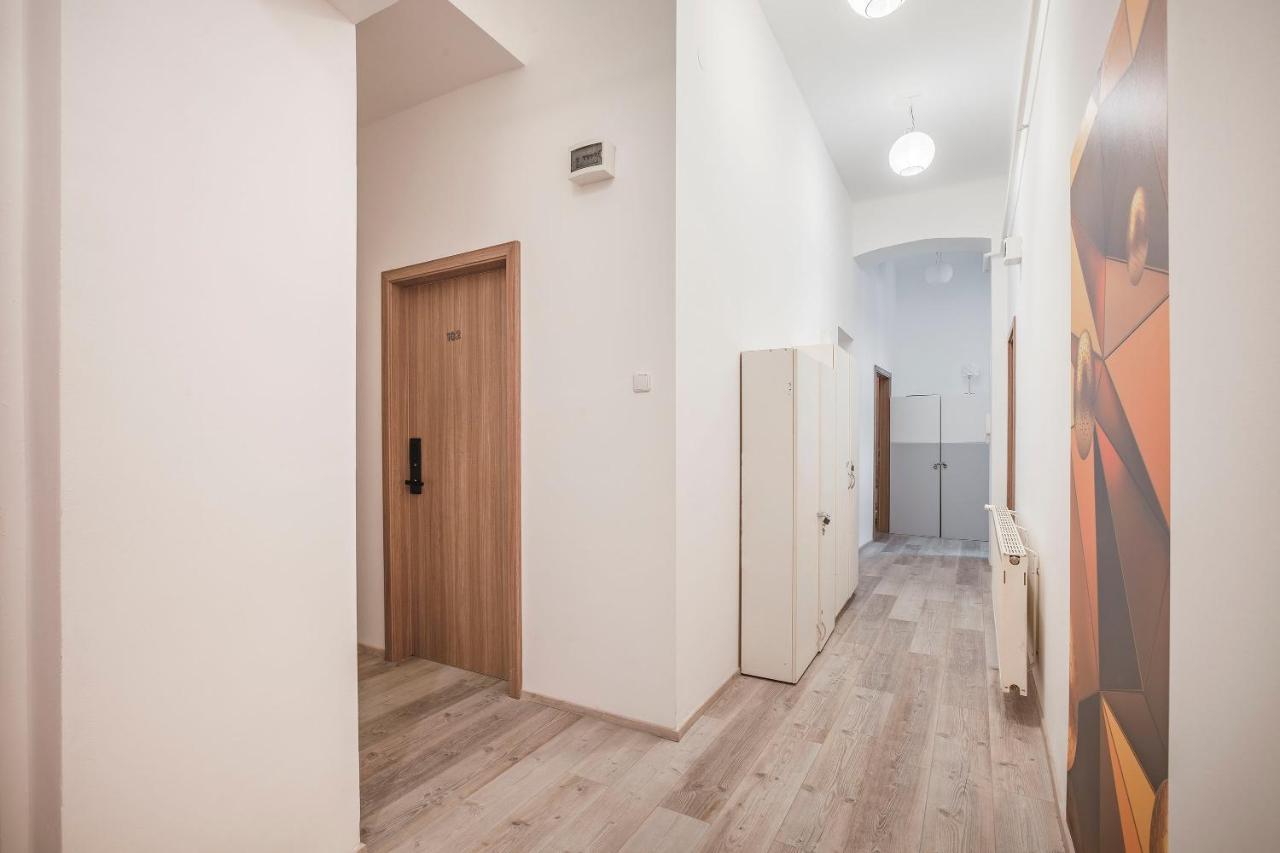 D'Crown Residences Budapest Bagian luar foto