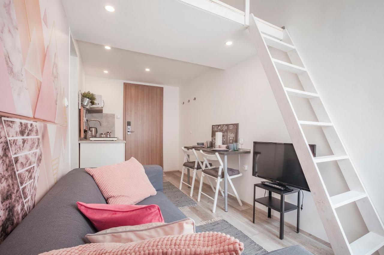 D'Crown Residences Budapest Bagian luar foto