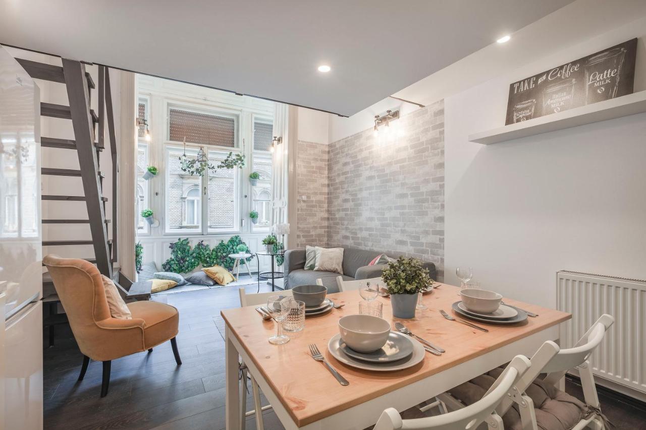 D'Crown Residences Budapest Bagian luar foto